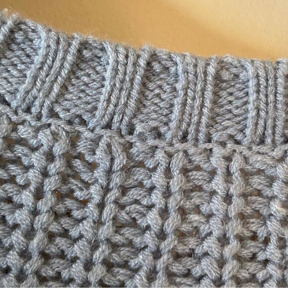 Jessica Simpson Textured Knit Sweater Women’s L Powder Blue great preworn condit - Picture 7 of 10